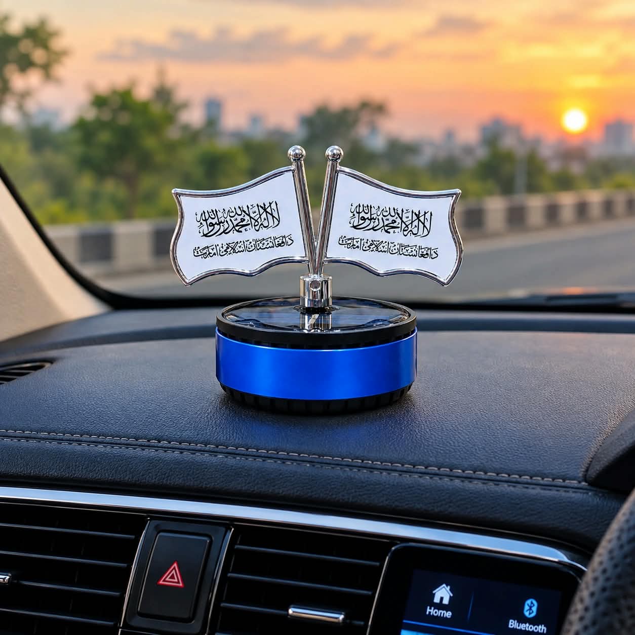 Solar power Islamic showpiece